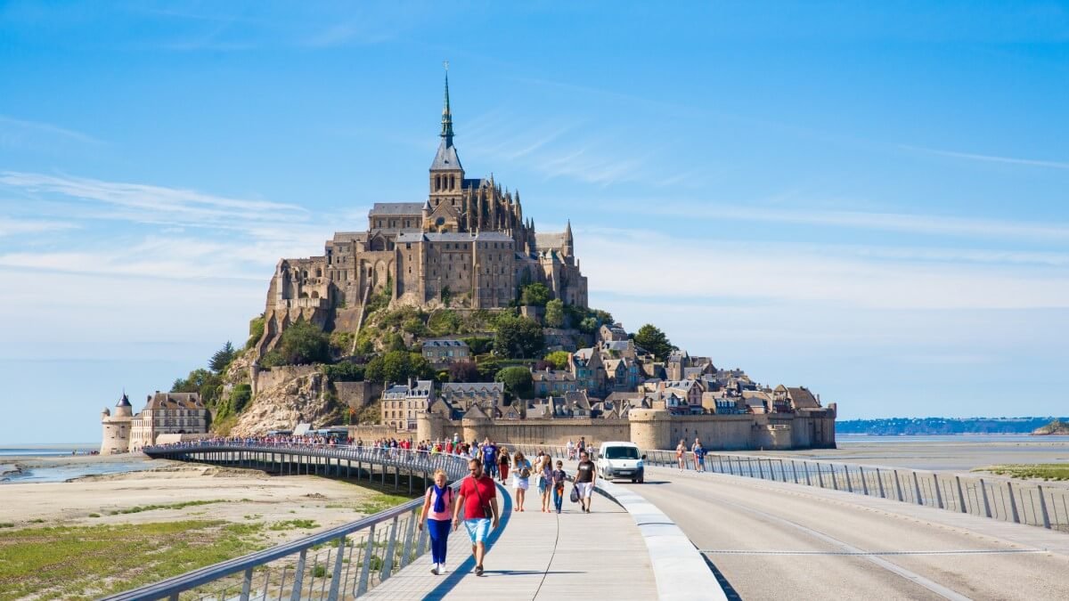 france-experiences-successful-summer-tourism-season