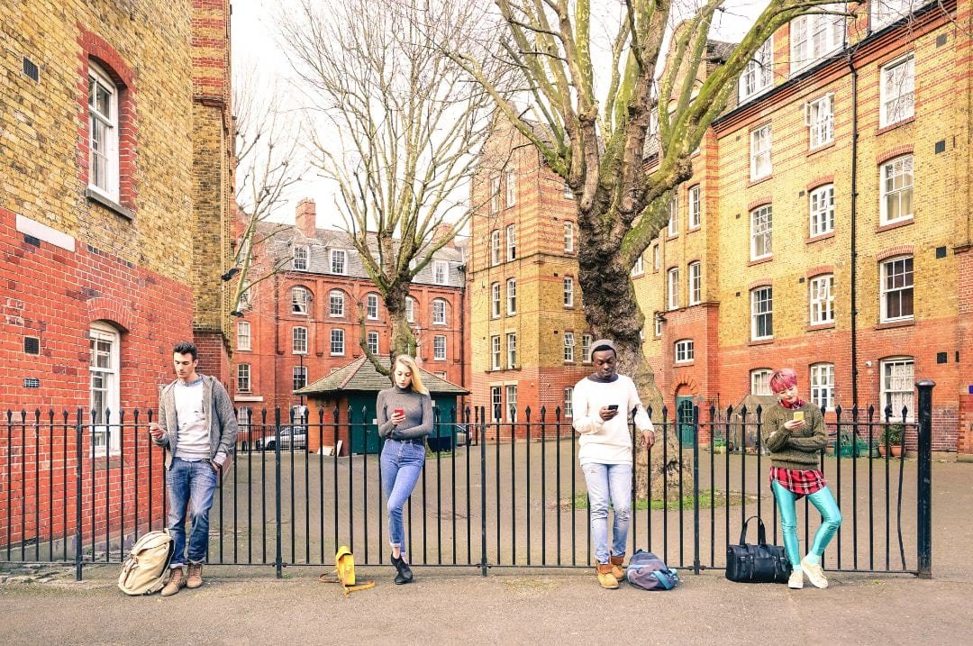 one-in-ten-people-living-in-france-in-2021-are-immigrants-statistics-show