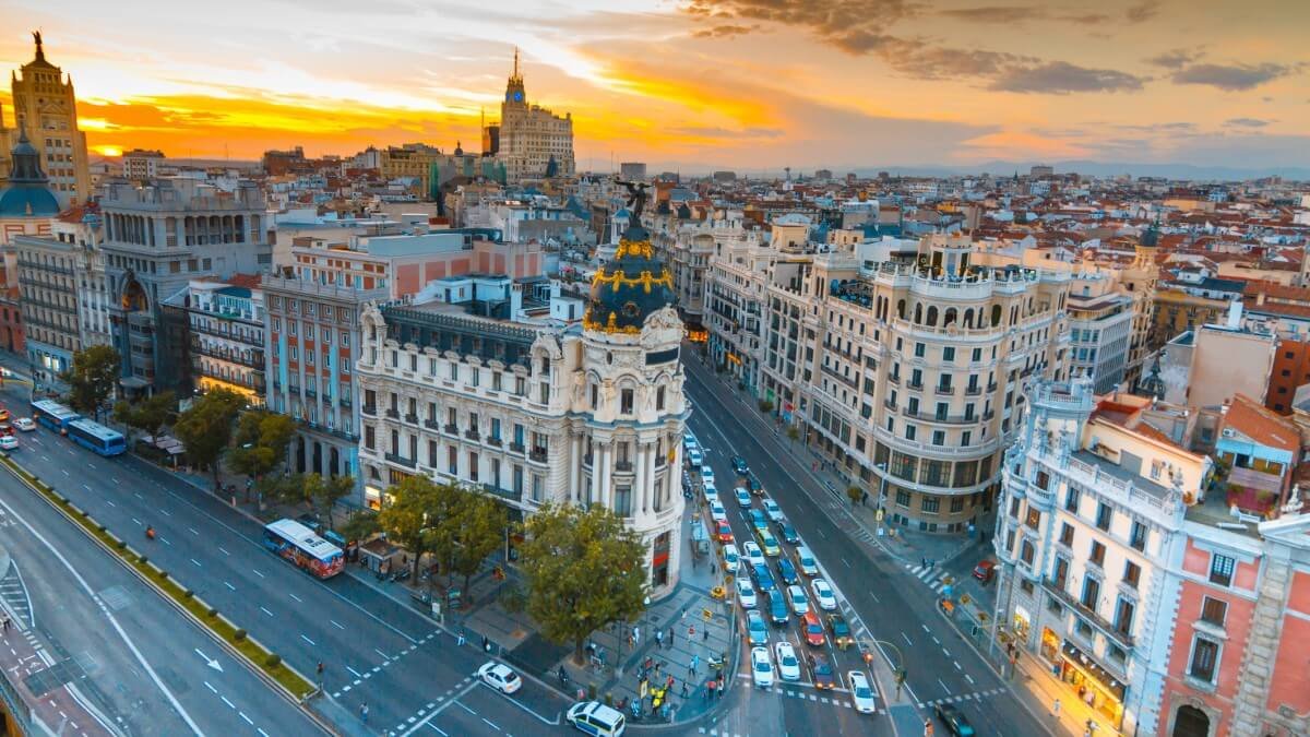spain-7-million-travellers-reached-the-country-through-air-in-april spain-7-million-travellers-reached-the-country-through-air-in-april
