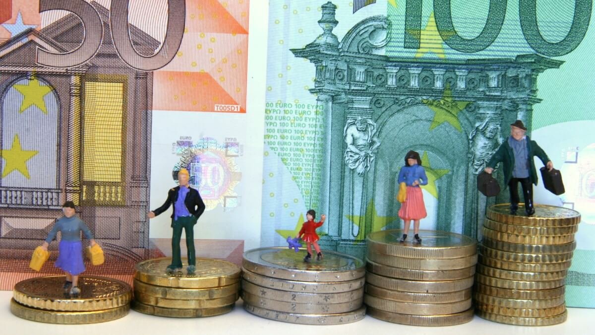 ukrainian-nationals-are-eligible-to-open-a-bank-account-in-eu-member-states